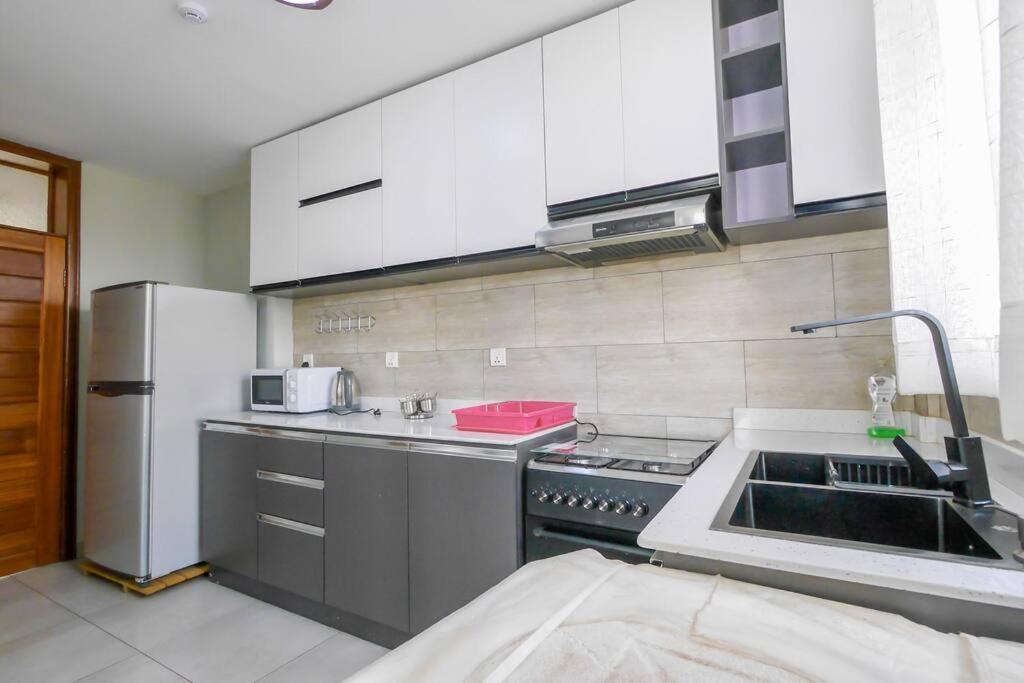 Ultra Modern Apartment In Nyarutarama Kigali Extérieur photo