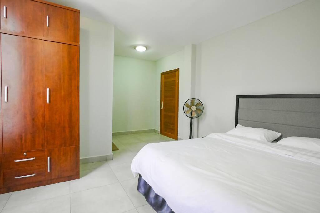 Ultra Modern Apartment In Nyarutarama Kigali Extérieur photo